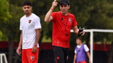 Mientras aguarda por la llegada de Ever Banega