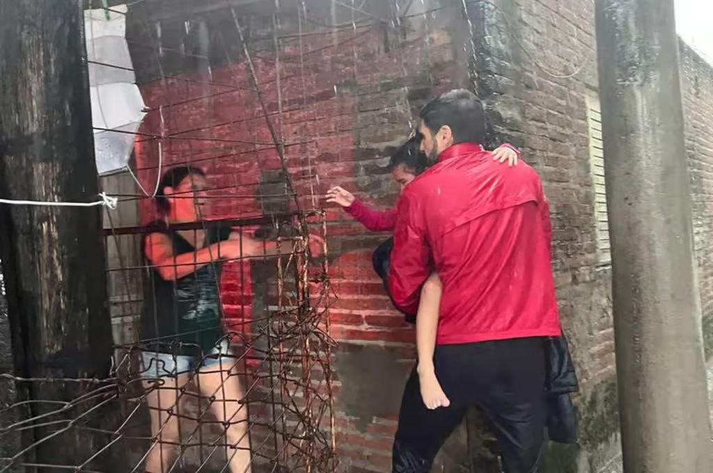 El titular del Ejecutivo describió que 'tenemos 40 mil personas a las que les ha ingresado agua a sus domicilios