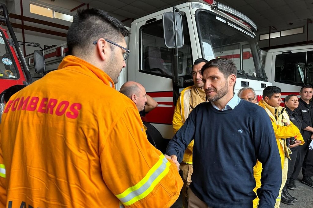 Tras visitar sectores de la localidad afectados por el temporal