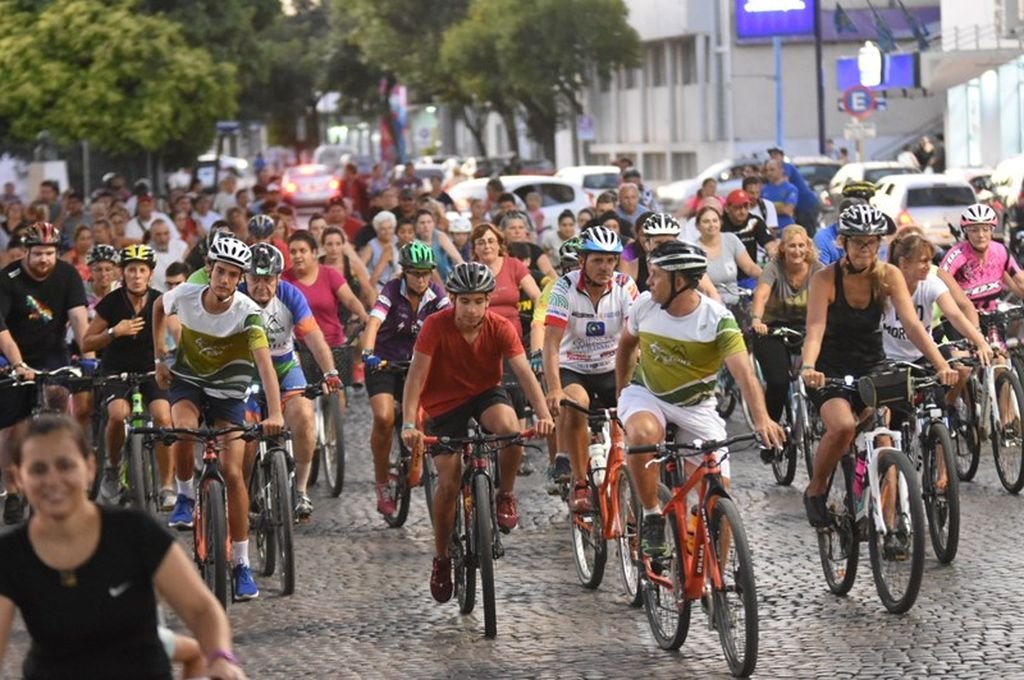 Al final del recorrido habrá una clase de estiramiento junto a profesionales del municipio y también numerosos sorteos. Entre los premios hay una bicicleta mountain bike