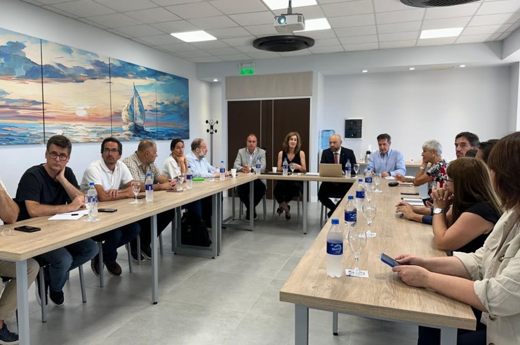 Del acto también participaron el presidente de la comuna de Alvear