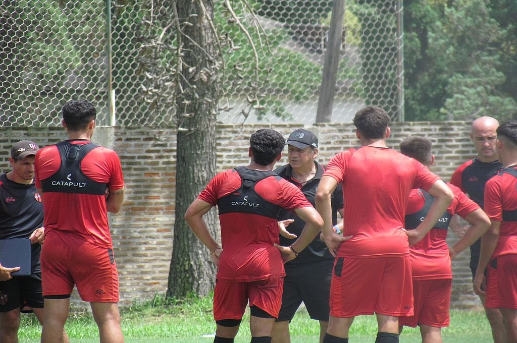 Walter Perazzo habló tras el primer amistoso de Patronato.  Gabriel Obelar