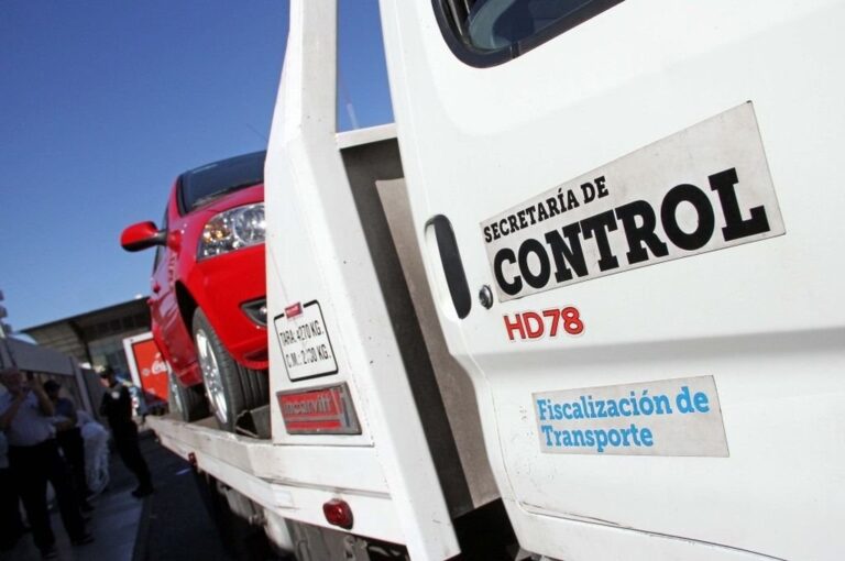 Los vehículos son remitidos al corralón municipal. Municipalidad de Rosario