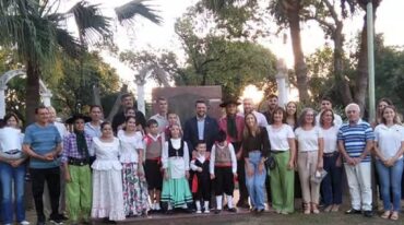 Un gran número de vecinos se sumaron a los festejos. Gentileza