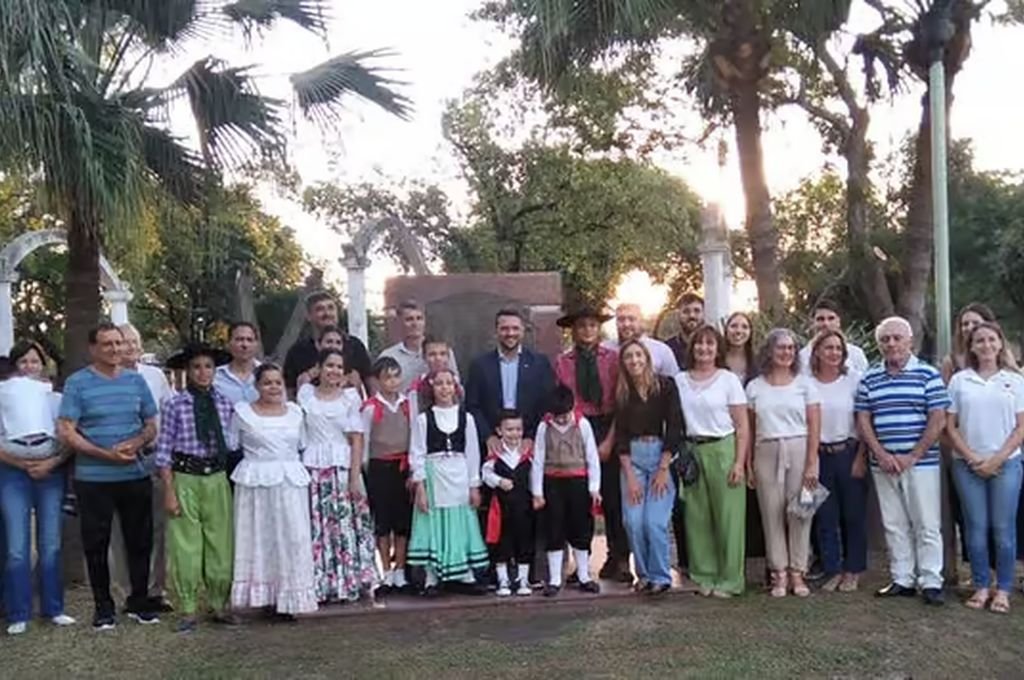 Un gran número de vecinos se sumaron a los festejos. Gentileza
