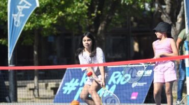 El domingo 21 la cita será en el máximo ícono de la ciudad: el Monumento a la Bandera. Entre las 9 y las 11 se llevará a cabo un festival icónico a puro tenis en el marco de la Calle Recreativa