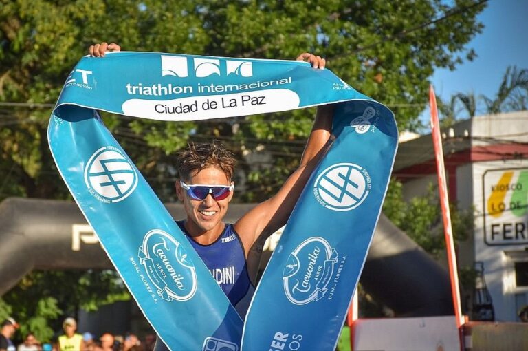 El internacional Flavio Morandini estiró su estadía en Argentina para competir en La Paz. Brilló y se alzó con su segundo triunfo en el historial. Triatlón Internacional de La Paz