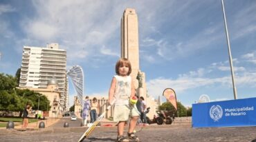 De la actividad fue parte el Centro Regional de Alto Rendimiento (CReAR) que lleva adelante la Secretaría de Deporte y Turismo de la Municipalidad. La acción de este domingo se enmarcó además dentro de los talleres de verano que se vienen desarrollando durante toda la temporada. Gentileza