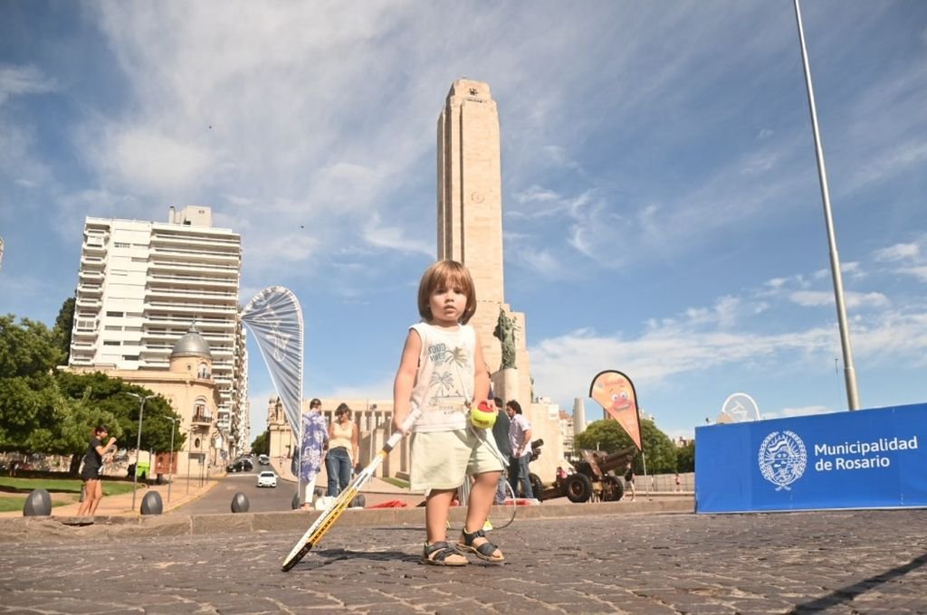 De la actividad fue parte el Centro Regional de Alto Rendimiento (CReAR) que lleva adelante la Secretaría de Deporte y Turismo de la Municipalidad. La acción de este domingo se enmarcó además dentro de los talleres de verano que se vienen desarrollando durante toda la temporada. Gentileza