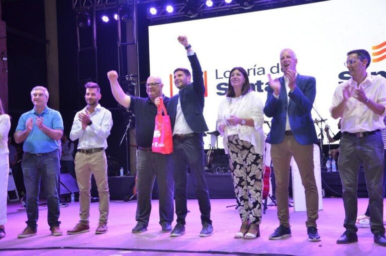 El gobernador Maximiliano Pullaro estuvo en la Fiesta. Mirador