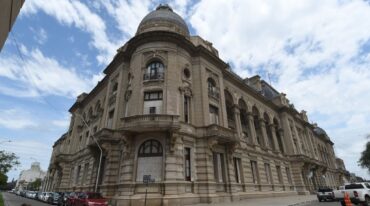 El entonces ministro dio por terminada la cláusula gatillo y afirmó los salarios estatales "subieron 10 puntos por encima de la recaudación
