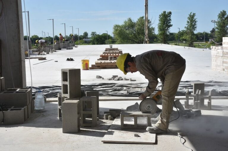 Pueden encontrarse explicaciones económicas para comprender