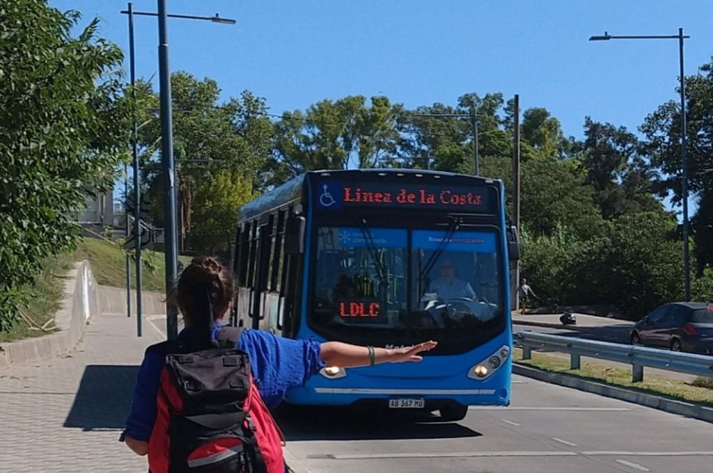 Se garantizará el transporte público de pasajeros hasta las 19 horas.  Gentileza