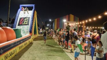 Vecinos de la ciudad disfrutan de las actividades organizadas por el municipio. Gentileza