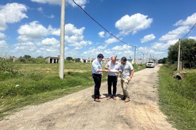 La visita de los funcionarios del gobierno provincial a la localidad