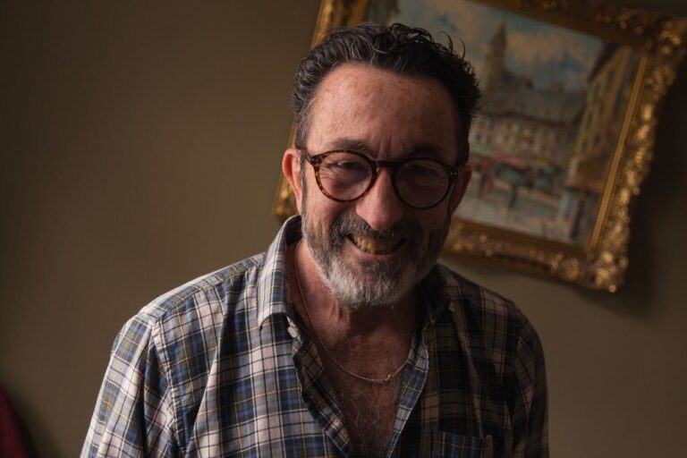 El libro es una oda al amor que empieza con la búsqueda de la mujer amada. Foto: Gentileza.