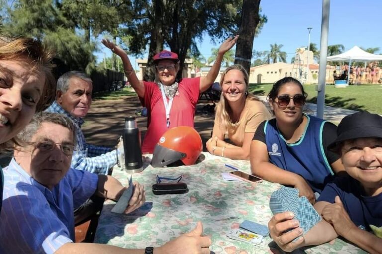 Además los adultos mayores que asisten al Hogar de Día
