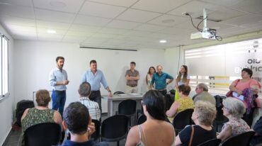 Estuvieron presentes el intendente Leonardo Raimundo; el secretario de Derechos Humanos y Defensa del Consumidor