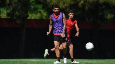 El estratega y mejor jugador 'leproso' no pudo jugar el clásico de la ciudad ante Central y la 'Lepra' volvió a meterse en ese oscuro laberinto hecho de decepciones