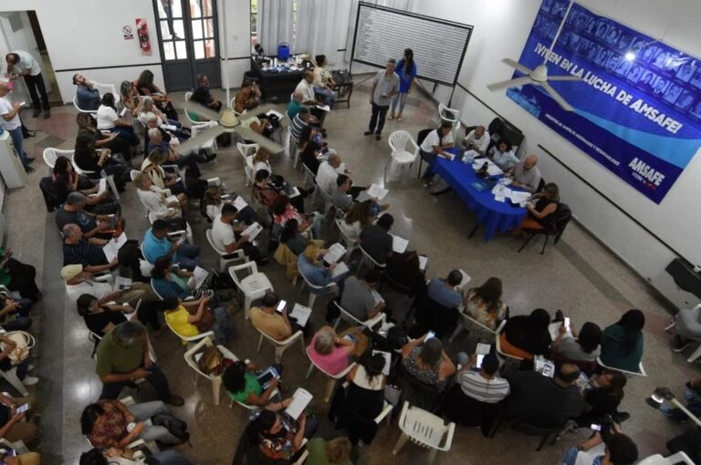 Alonso dijo que "la nueva propuesta tiene que saldar la deuda del 2023