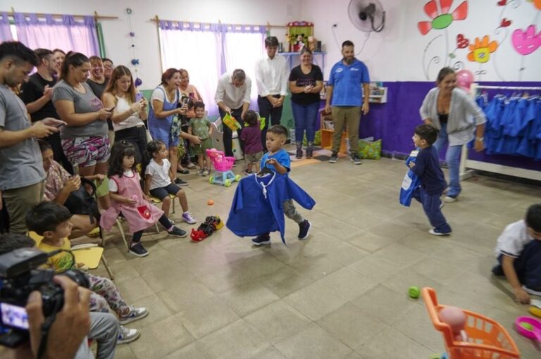 "Hace 15 días terminamos las actividades de verano y pusimos todo el equipo a trabajar para planificar las propuestas de primera infancia. Hoy es el inicio y estamos alojando dos salas