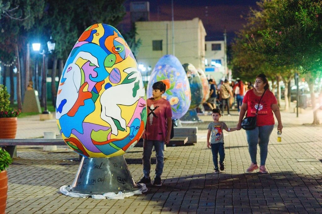 La original iniciativa tiene como objetivo acercar el arte local a la comunidad y que todos sean partícipes de esta acción colaborativa. Gentileza