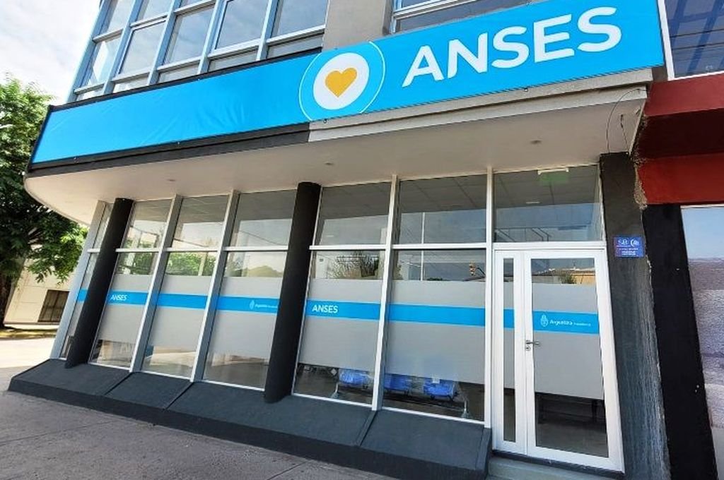 'La oficina de ANSES desempeña un papel fundamental en la prestación de servicios legales y de asesoramiento a una amplia población en nuestra región. Esta oficina no solo brinda asistencia legal
