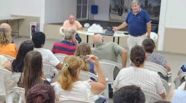 Sobre este tema el presidente comunal Víctor Cavallero dio detalles sobre la actividad que permitirá que muchas familias del pueblo puedan realizar huertas en sus hogares. Gentileza