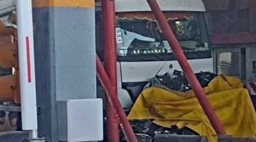 El impacto se produjo en la mano norte-sur (rumbo a Capital Federal). Como saldo del siniestro hubo una persona fallecida. gentileza