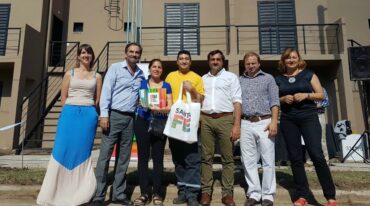 10 casas fueron destinadas a personal de las fuerzas de seguridad y las cinco restantes a trabajadores nucleados en UTICRA. Gentileza: Gobierno de Santa Fe.