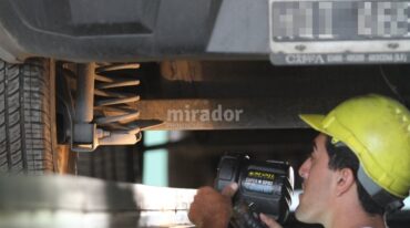 La revisión técnica vehicular controla todos los puntos de seguridad de los vehículos. Mauricio Garín.