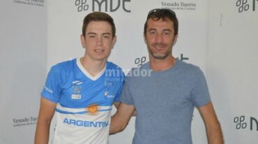 Guttlein recibió el aporte de manos del director de Deportes municipal