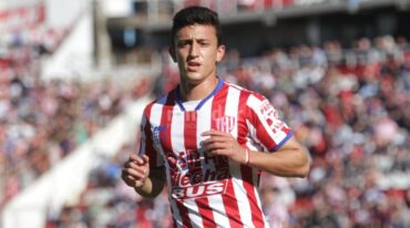Afianzarse es lo que buscará el juvenil Lucas Algozino en la segunda parte del campeonato. Archivo.