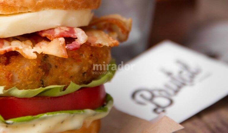 Una hamburguesa así. La onda es que ese alimento popular y hasta simple
