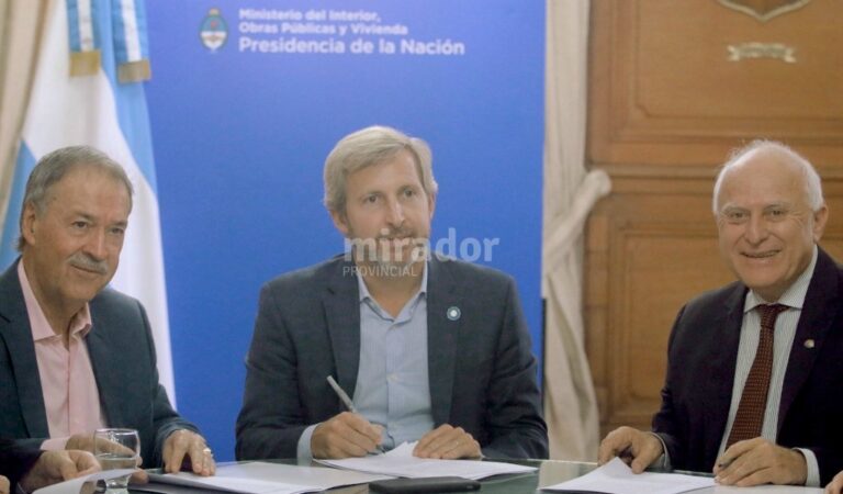 Los gobernadores de las dos provincias y el ministro de la Nación suscribieron el acuerdo. Gentileza: Gobierno de Santa Fe.
