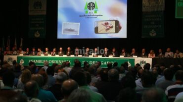 'Necesitamos desarrollar una economía de pequeños y medianos productores y empresarios'