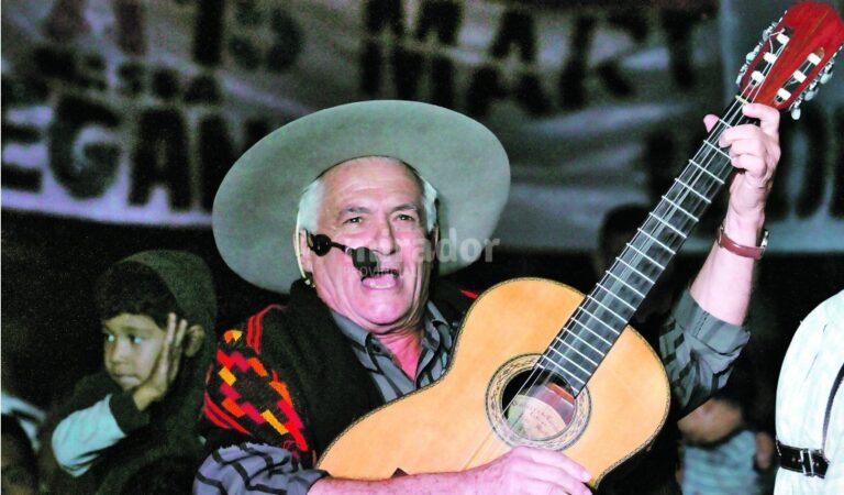 Estrella del festival. Orlando Vera Cruz cerrará la noche del sábado en Coronel Arnold. Archivo/Manuel Fabatía.