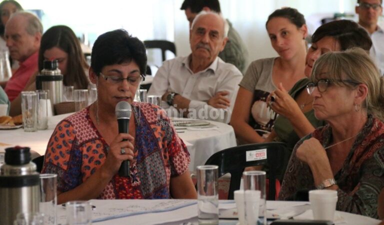 "Las localidades discuten su futuro desarrollo local