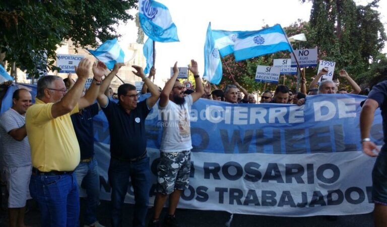 Los trabajadores llevan meses en la búsqueda de una solución para Mefro Wheels. Gentileza: Daniel Aristizabal.