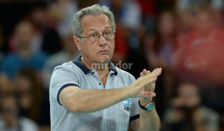 El bonaerense Julio Velasco estará entre el jueves 30 de marzo y el domingo 2 de abril en Rosario. Gentileza: Federación del Voleibol Argentino.