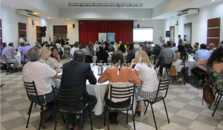 El intendente Cinalli consideró fundamental la consolidación del organismo del Gran Rosario a través de la ley de creación de áreas metropolitanas. Gentileza: prensa ECOM.