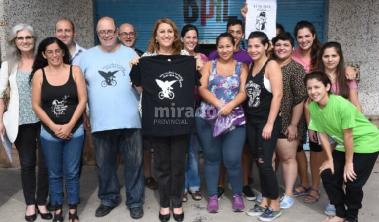 La intendenta de Rosario estuvo en el centro cultural que incluye un jardín de infantes. Gentileza: Municipalidad de Rosario.