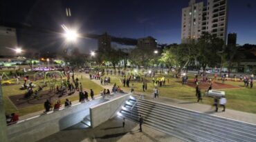 En la noche. La mega obra fue una iniciativa público-privada que llevó tres años de trabajo. Mauricio Garín