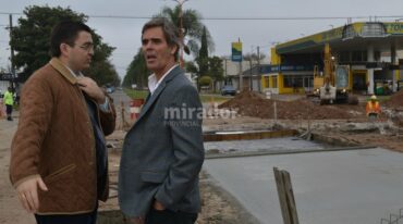 El intendente de Casilda y el administrador provincial observaron los trabajos que se realizan en esa localidad. Gentileza: prensa Municipalidad de Casilda.