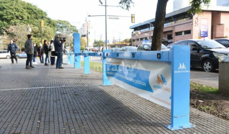 Hacia fines de julio ya podrán estar operativos gran parte de estos puntos de anclaje. Gentileza: prensa Municipalidad de Rosario.