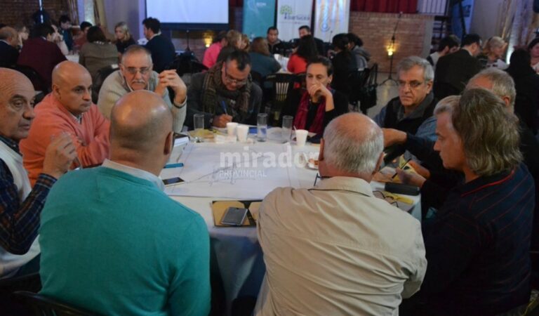 Vecinos de distintos sectores participaron en el encuentro del ECOM. Gentileza: prensa ECOM.