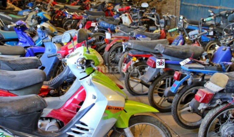 El único requisito para participar de la subasta es la presentación de DNI. Gentileza: prensa Municipalidad de San Lorenzo.