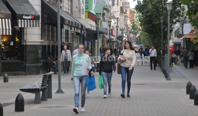 Clave. La coyuntura del sector comercial es importante porque este rubro es uno de los principales generadores de empleo en la ciudad. Luis Cetraro Luis Cetraro