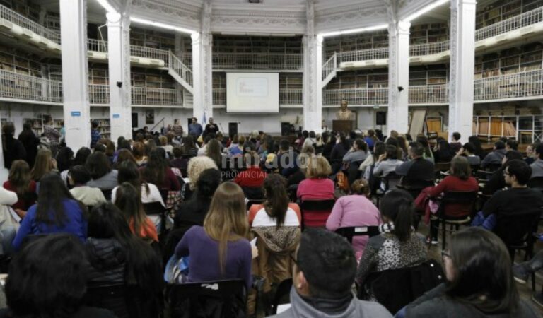 El método de alfabetización es cubano y se realiza en 33 países. Gentileza: prensa Municipalidad de Rosario.