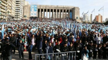 El acto contó con la participación de chicos que asisten a colegios ubicados en Rosario